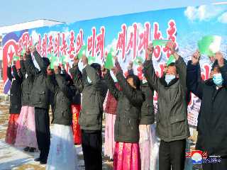 The Auspicious Event of Moving into New Houses in Socialist Rural Village 