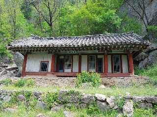 Poyun Temple