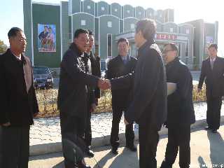 The Chinese embassy members in DPRK toured the DPRK-China Friendship Thaekam Farm