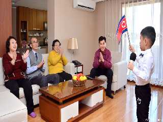  A family living in Kyongru-dong