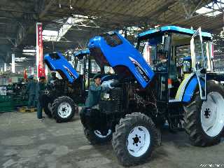 Kumsong Tractor Factory